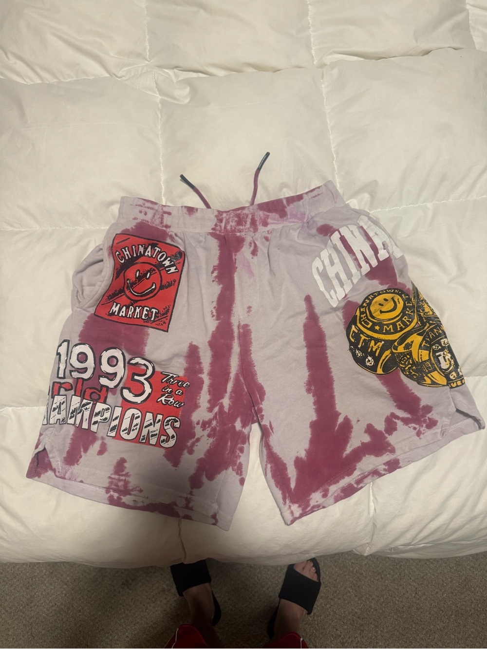Chinatown Market Tie-Dye Graphic Men's Shorts - Purple/White
